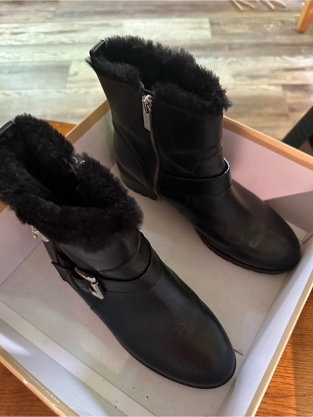 Michael Kors Black Gretchen Leather Boot NWT Size 8.5 NIB - Picture 4 of 11